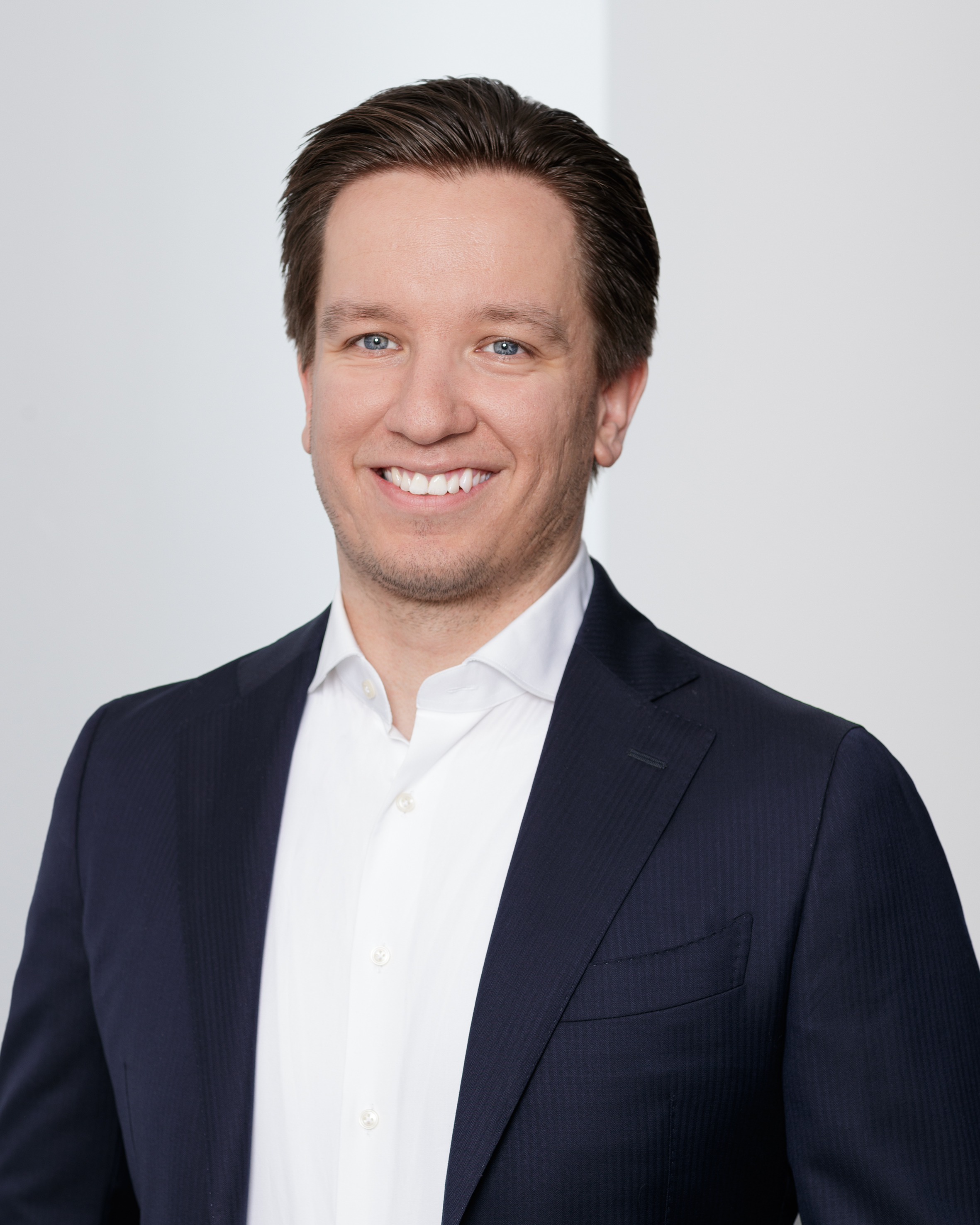 Jonas Pohl - Charles Barker